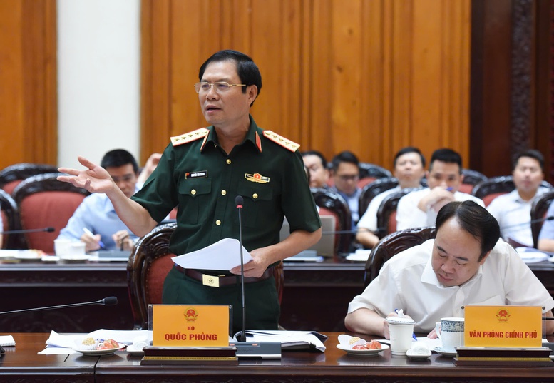 Đại tướng Nguyễn Tân Cương, Thứ trưởng Bộ Quốc phòng phát biểu tại cuộc họp - Ảnh: VGP/Nhật Bắc