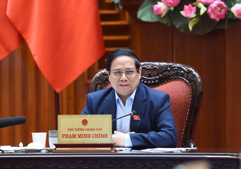 Thủ tướng Phạm Minh Chính nêu rõ, việc xây dựng sân bay Gia Bình cấp 4E lưỡng dụng sẽ bổ sung, hỗ trợ sân bay Nội Bài đang quá tải và không còn nhiều dư địa mở rộng - Ảnh: VGP/Nhật Bắc