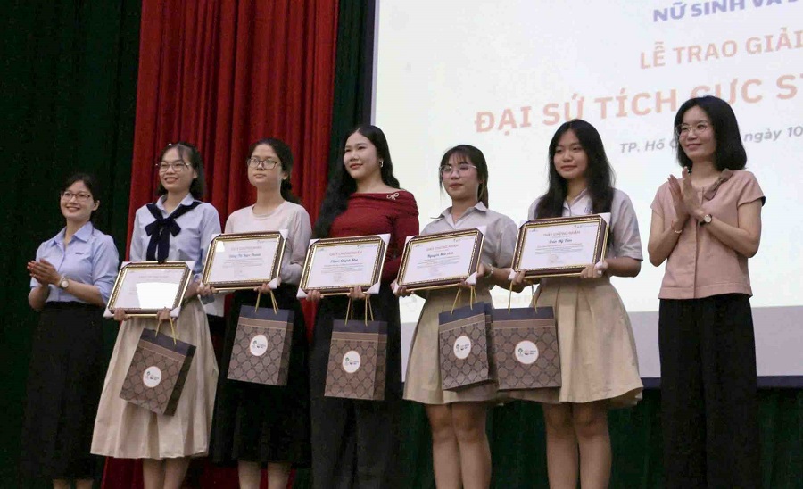 Lễ Trao thưởng “Cuộc thi Sáng tác sản phẩm truyền thông số: Nữ giới trong STEM - Sáng tạo không kém”