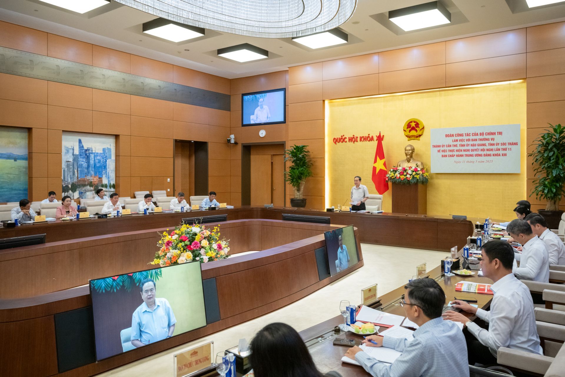 Tránh tiêu cực, cục bộ địa phương, đề cao trách nhiệm người đứng đầu trong giới thiệu nhân sự