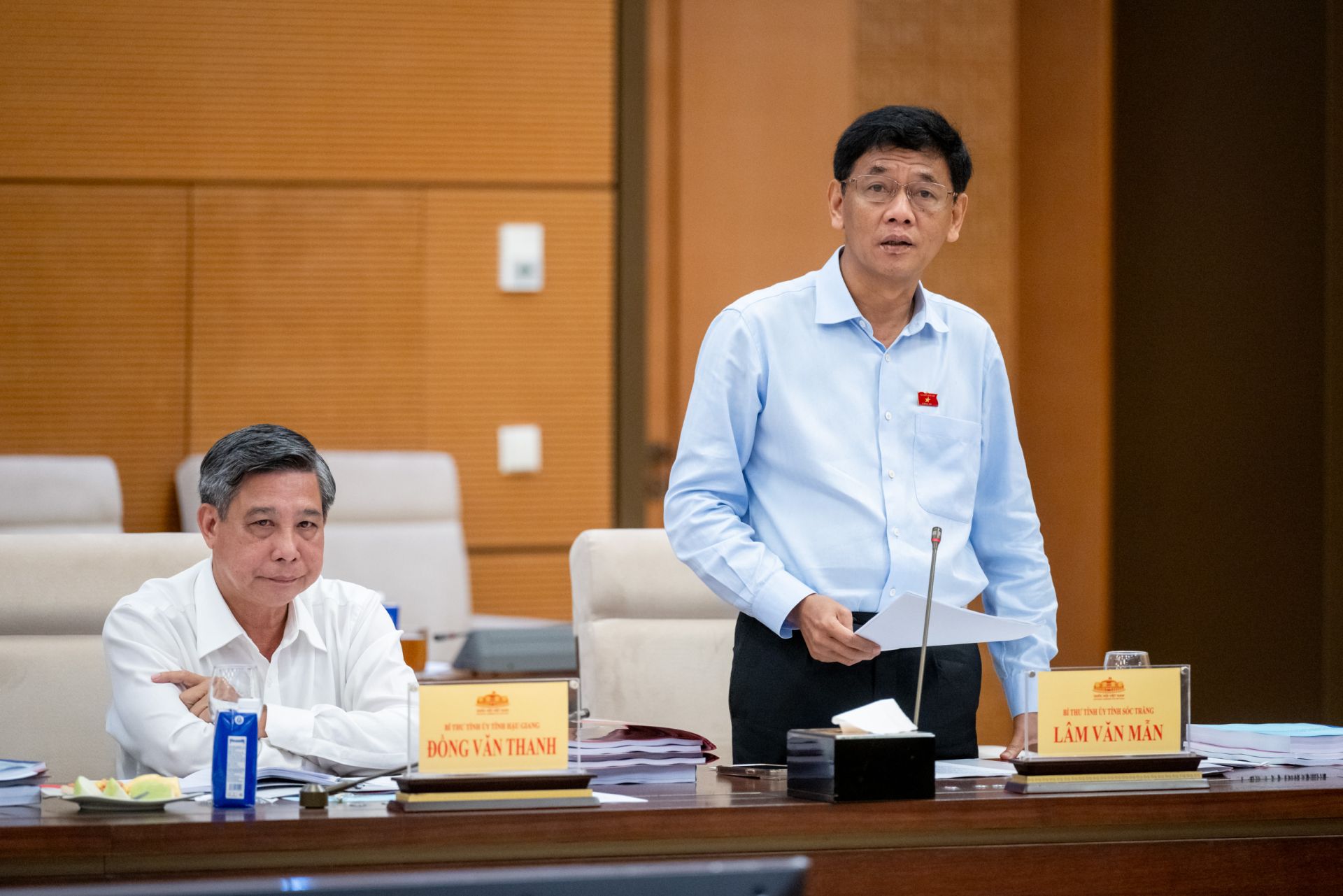 Bí thư Tỉnh ủy Sóc Trăng Lâm Văn Mẫn báo cáo tại cuộc làm việc