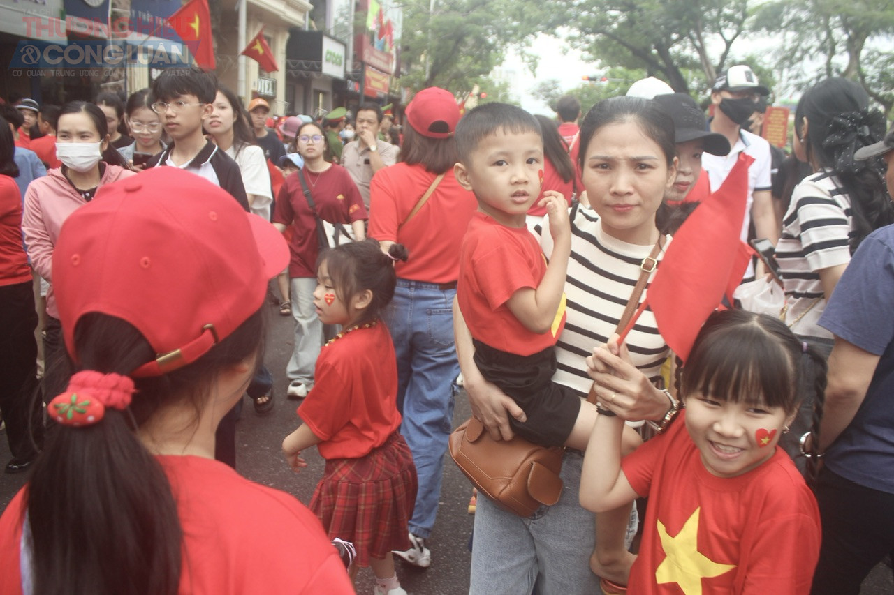 Chương trình Duyệt đội ngũ và Diễu hành quần chúng được tổ chức với mục đích biểu dương đội ngũ, sự trưởng thành của các lực lượng trong công cuộc đổi mới và phát triển, đồng thời tôn vinh truyền thống lịch sử, văn hóa và cách mạng vẻ vang của thành phố Chương trình Duyệt đội ngũ và Diễu hành quần chúng được tổ chức với mục đích biểu dương đội ngũ, sự trưởng thành của các lực lượng trong công cuộc đổi mới và phát triển, đồng thời tôn vinh truyền thống lịch sử, văn hóa và cách mạng vẻ vang của thành phố