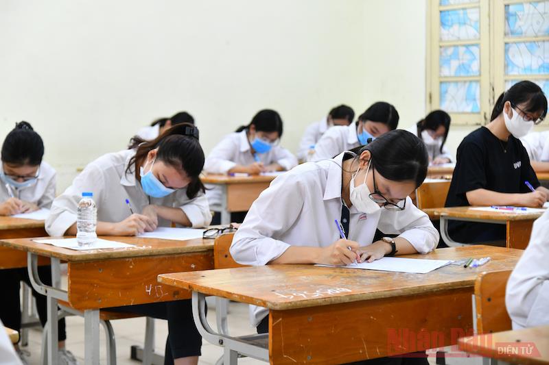 Công điện chỉ đạo 3 vấn đề "nóng" của giáo dục: Thi tốt nghiệp, biên chế và nghỉ hè