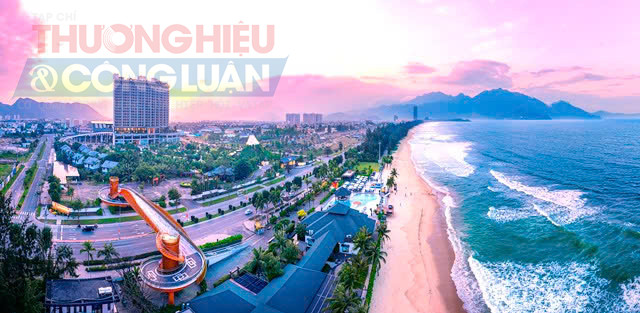 Đường Nguyễn Tất Thành, khu vực quận Liên Chiểu, sát vịnh Đà Nẵng Đường Nguyễn Tất Thành, khu vực quận Liên Chiểu, sát vịnh Đà Nẵng