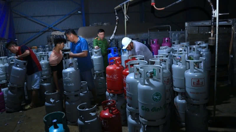 Đồng Nai tiếp tục làm rõ vi phạm tại 3 cơ sở sang chiết gas ở Biên Hòa