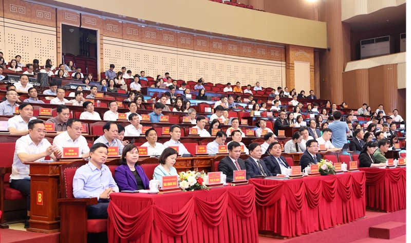 Các đại biểu tham dự chương trình