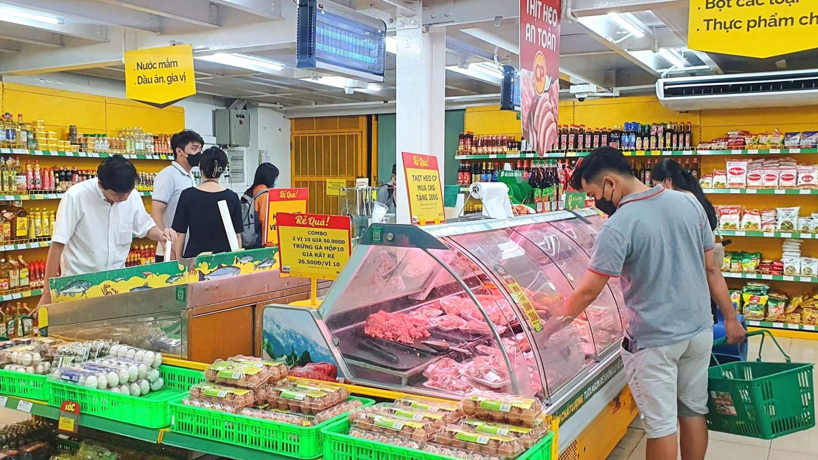 Người tiêu dùng mua sắm tại hệ thống bán lẻ B Người tiêu dùng mua sắm tại hệ thống bán lẻ B
