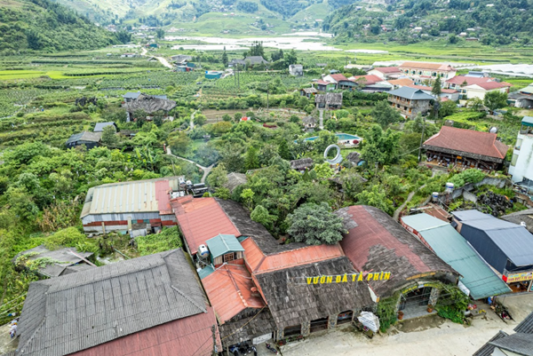 Khu du lịch Vườn đá Tả Phìn ở thôn Sả Séng, xã Tả Phìn, thị xã Sapa, tỉnh Lào Cai Khu du lịch Vườn đá Tả Phìn ở thôn Sả Séng, xã Tả Phìn, thị xã Sapa, tỉnh Lào Cai