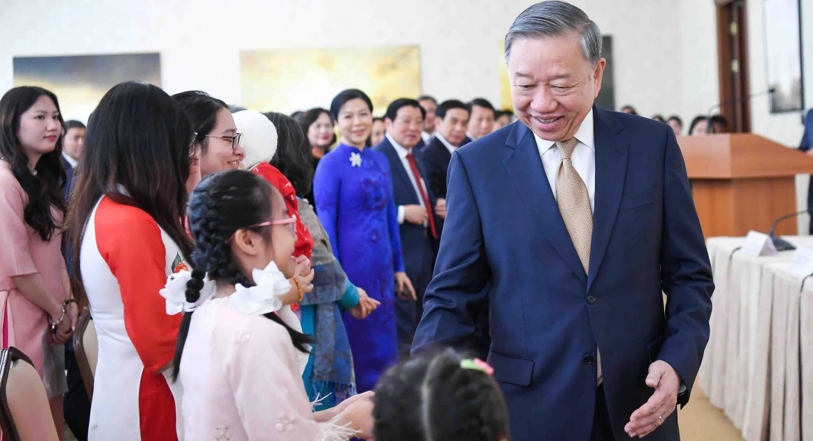 Tổng Bí thư Tô Lâm: Tạo mọi điều kiện thuận lợi cho bà con gắn kết với quê hương