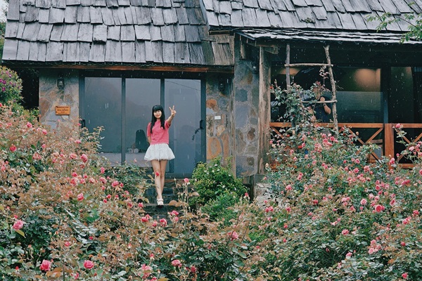 Một không gian nghỉ dưỡng mát lành, tràn ngập sắc hoa giữa núi rừng Một không gian nghỉ dưỡng mát lành, tràn ngập sắc hoa giữa núi rừng