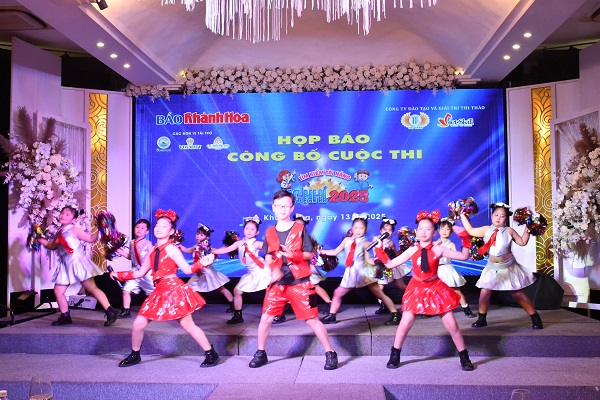 Văn nghệ chào mứng