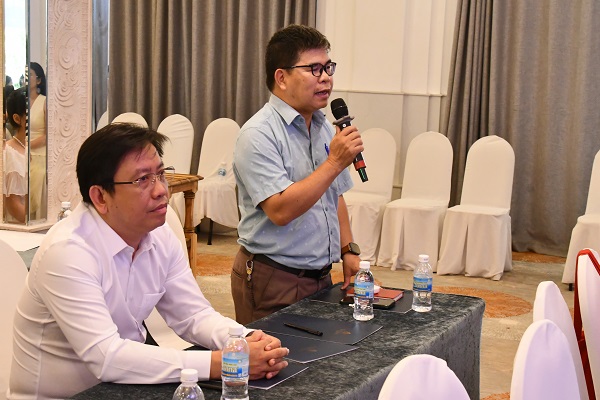 Phóng viên Báo Thiếu niên Tiền phong và Nhi đồng đặt câu hỏi