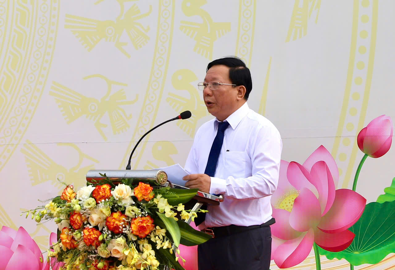 Phó chủ tịch UBND TP. Hải Phòng phát biểu tại buổi lễ Phó chủ tịch UBND TP. Hải Phòng phát biểu tại buổi lễ