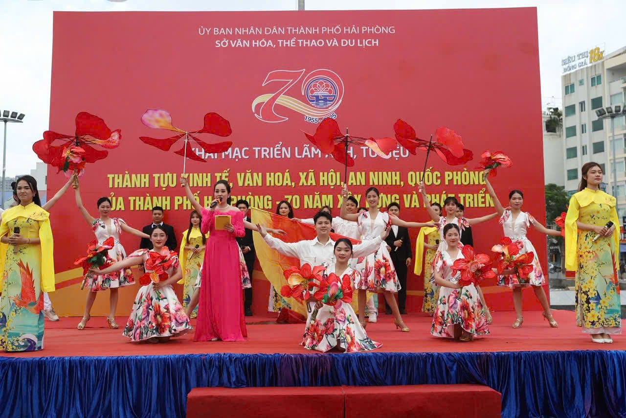 CHương trình văn nghê chào mừng CHương trình văn nghê chào mừng