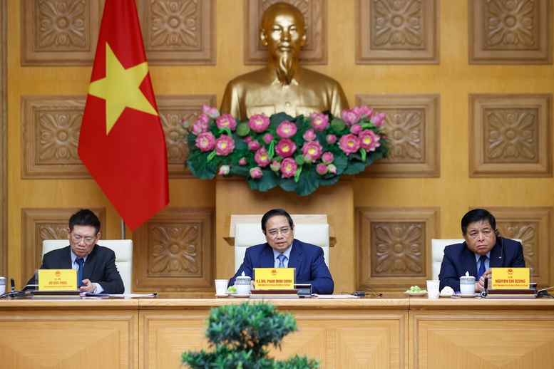 Thủ tướng và các Phó Thủ tướng Chính phủ: Hồ Đức Phớc, Nguyễn Chí Dũng dự cuộc làm việc. Ảnh VGP/Nhật Bắc. Thủ tướng và các Phó Thủ tướng Chính phủ: Hồ Đức Phớc, Nguyễn Chí Dũng dự cuộc làm việc. Ảnh VGP/Nhật Bắc.