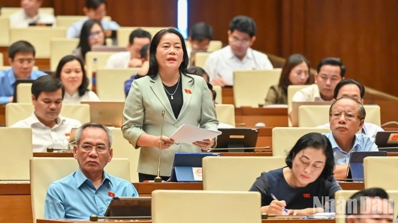 Đại biểu Lê Thị Thanh Lam (đoàn Hậu Giang) phát biểu ý kiến tại hội trường. (Ảnh: BÙI GIANG) Đại biểu Lê Thị Thanh Lam (đoàn Hậu Giang) phát biểu ý kiến tại hội trường. (Ảnh: BÙI GIANG)