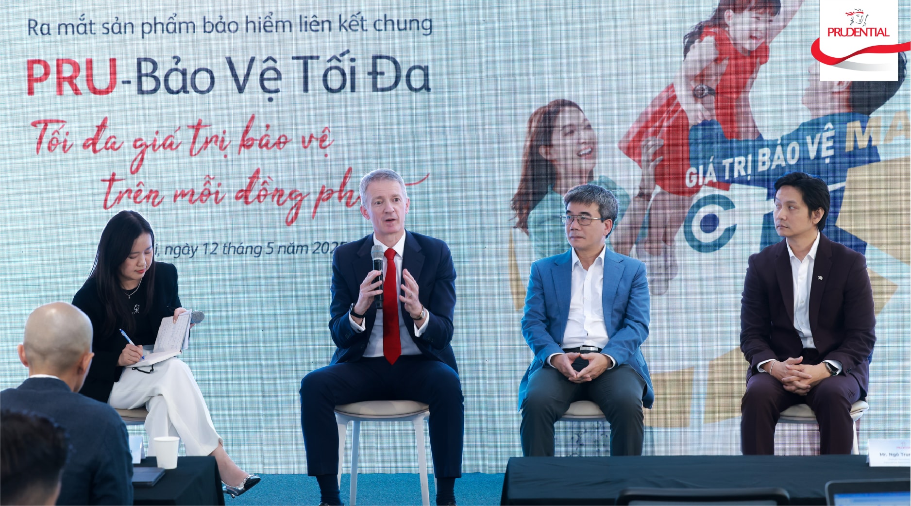 Đại diện Prudential và Hiệp hội Bào hiểm chia sẻ thông tin tại sự kiện Đại diện Prudential và Hiệp hội Bào hiểm chia sẻ thông tin tại sự kiện