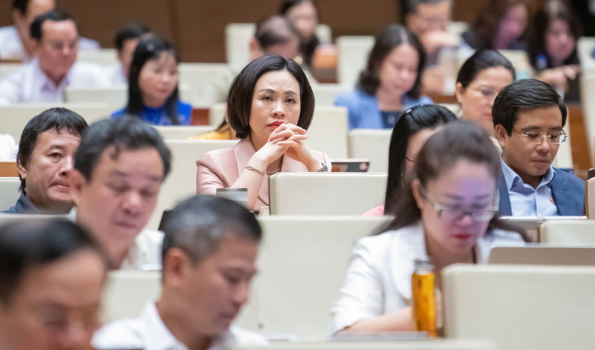 Các đại biểu tại phiên thảo luận.