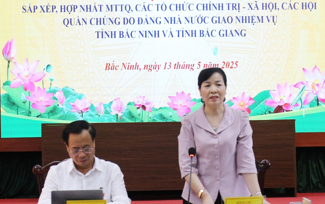 Chủ tịch Uỷ ban MTTQ tỉnh Bắc Ninh Nguyễn Thị Hà cho ý kiến vào dự thảo Đề án.