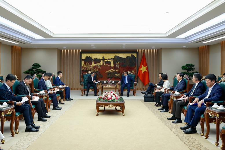 Ông Bành Cương Bình đề xuất Chính phủ Việt Nam tiếp tục hoàn thiện chính sách đầu tư cho các dự án năng lượng xanh, nhất là chính sách đối với công nghệ nâng cấp năng lượng truyền thống, tiết kiệm năng lượng, phát thải thấp và cải tạo linh hoạt nhà máy nhiệt điện than - Ảnh: VGP/Nhật Bắc Ông Bành Cương Bình đề xuất Chính phủ Việt Nam tiếp tục hoàn thiện chính sách đầu tư cho các dự án năng lượng xanh, nhất là chính sách đối với công nghệ nâng cấp năng lượng truyền thống, tiết kiệm năng lượng, phát thải thấp và cải tạo linh hoạt nhà máy nhiệt điện than - Ảnh: VGP/Nhật Bắc