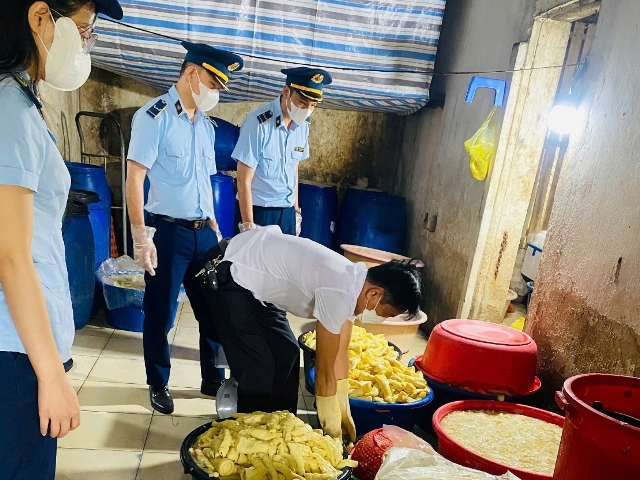 Phát hiện 600 kg măng tươi không rõ nguồn gốc tại TP. Vinh