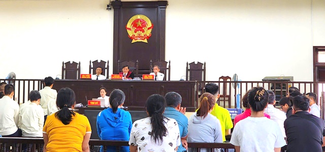 Đà Nẵng: Tuyên phạt 13 bị cáo trong đường dây sản xuất 1,6 triệu cuốn sách giáo khoa giả