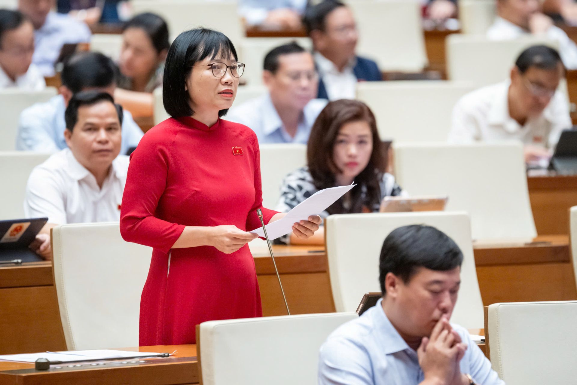 Đại biểu Nguyễn Thị Việt Nga - Đoàn ĐBQH tỉnh Hải Dương. Ảnh quochoi.vn.