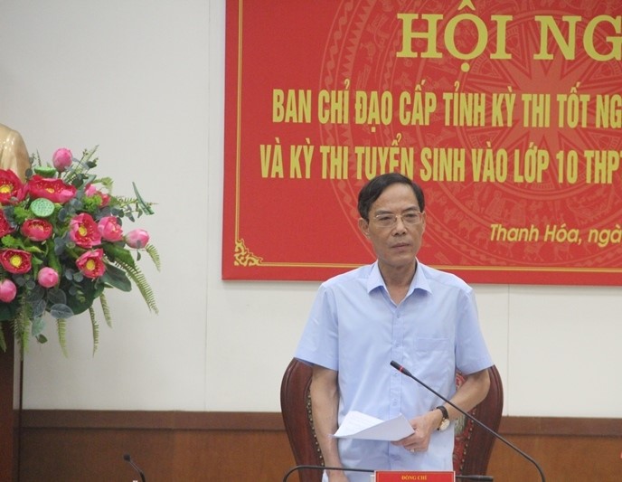 Phó Chủ tịch UBND tỉnh Đầu Thanh Tùng, Trưởng Ban Chỉ đạo cấp tỉnh Kỳ thi tuyển sinh vào lớp 10 THPT năm học 2025-2026 và Kỳ thi tốt nghiệp THPT năm 2025 phát biểu kết luận hội nghị.