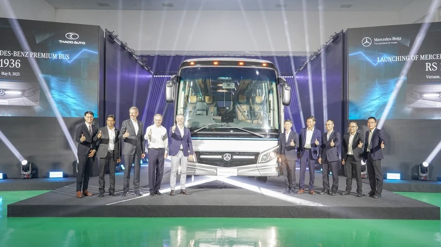Thaco Auto phối hợp với Daimler Bus tổ chức chương trình giới thiệu sản phẩm xe bus cao cấp Mercedes-Benz RS 1936 xuất khẩu sang thị trường Thái Lan. Thaco Auto phối hợp với Daimler Bus tổ chức chương trình giới thiệu sản phẩm xe bus cao cấp Mercedes-Benz RS 1936 xuất khẩu sang thị trường Thái Lan.