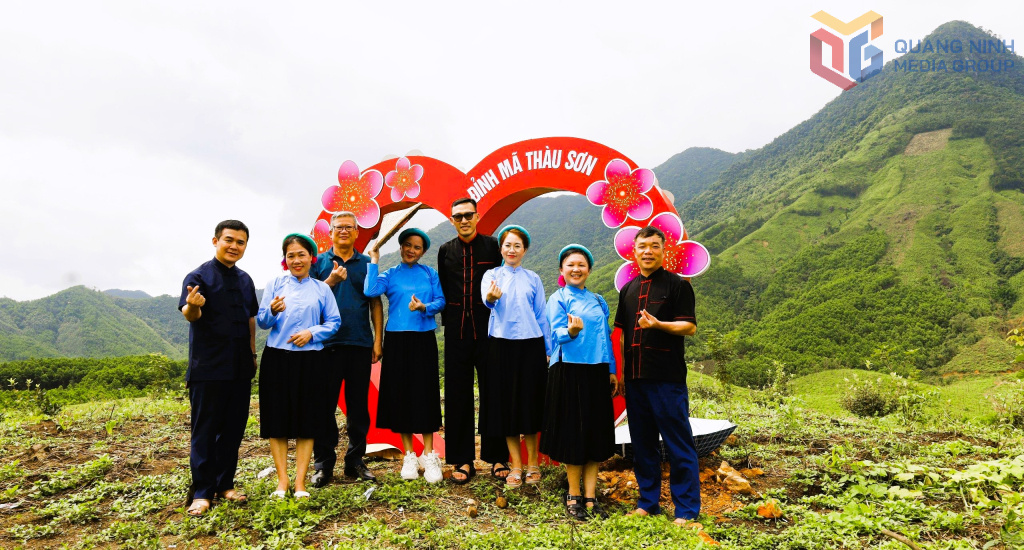 Lễ hội Hoa sim biên giới chính thức được tổ chức từ năm 2022. Lễ hội Hoa sim biên giới chính thức được tổ chức từ năm 2022.