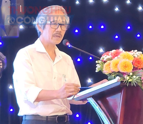 Ông Trần Văn Hoàng, Phó Giám đốc Sở Xây dựng thành phố Đà Nẵng. Ông Trần Văn Hoàng, Phó Giám đốc Sở Xây dựng thành phố Đà Nẵng.