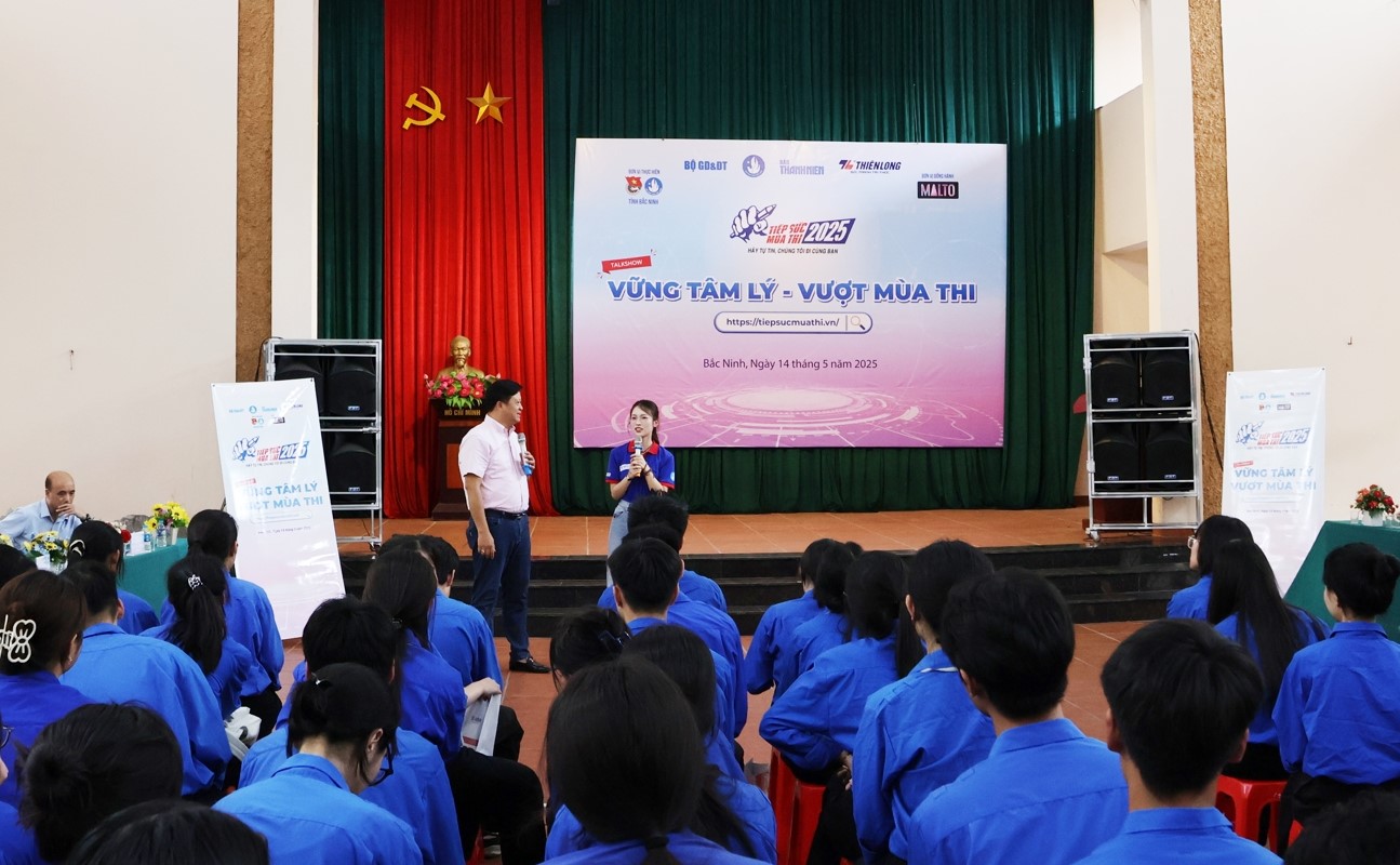 Chuy&ecirc;n gia t&acirc;m l&yacute; v&agrave; kh&aacute;ch mời chia sẻ tại Chương tr&igrave;nh.