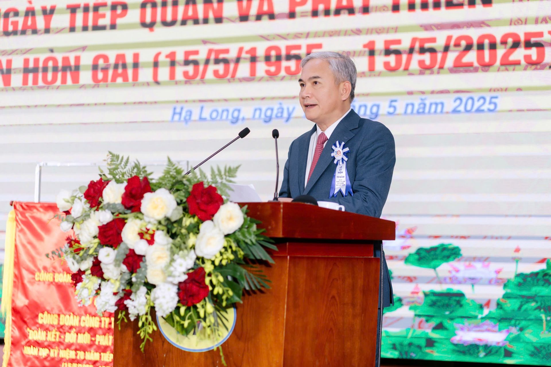 Ông Vũ Anh Tuấn - Tổng Giám đốc Tập đoàn Công nghiệp Than-Khoáng sản Việt Nam phát biểu tại lễ kỷ niệm. Ông Vũ Anh Tuấn - Tổng Giám đốc Tập đoàn Công nghiệp Than-Khoáng sản Việt Nam phát biểu tại lễ kỷ niệm.