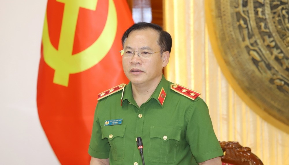 Thứ trưởng Bộ Công an Nguyễn Văn Long phát biểu tại buổi làm việc.