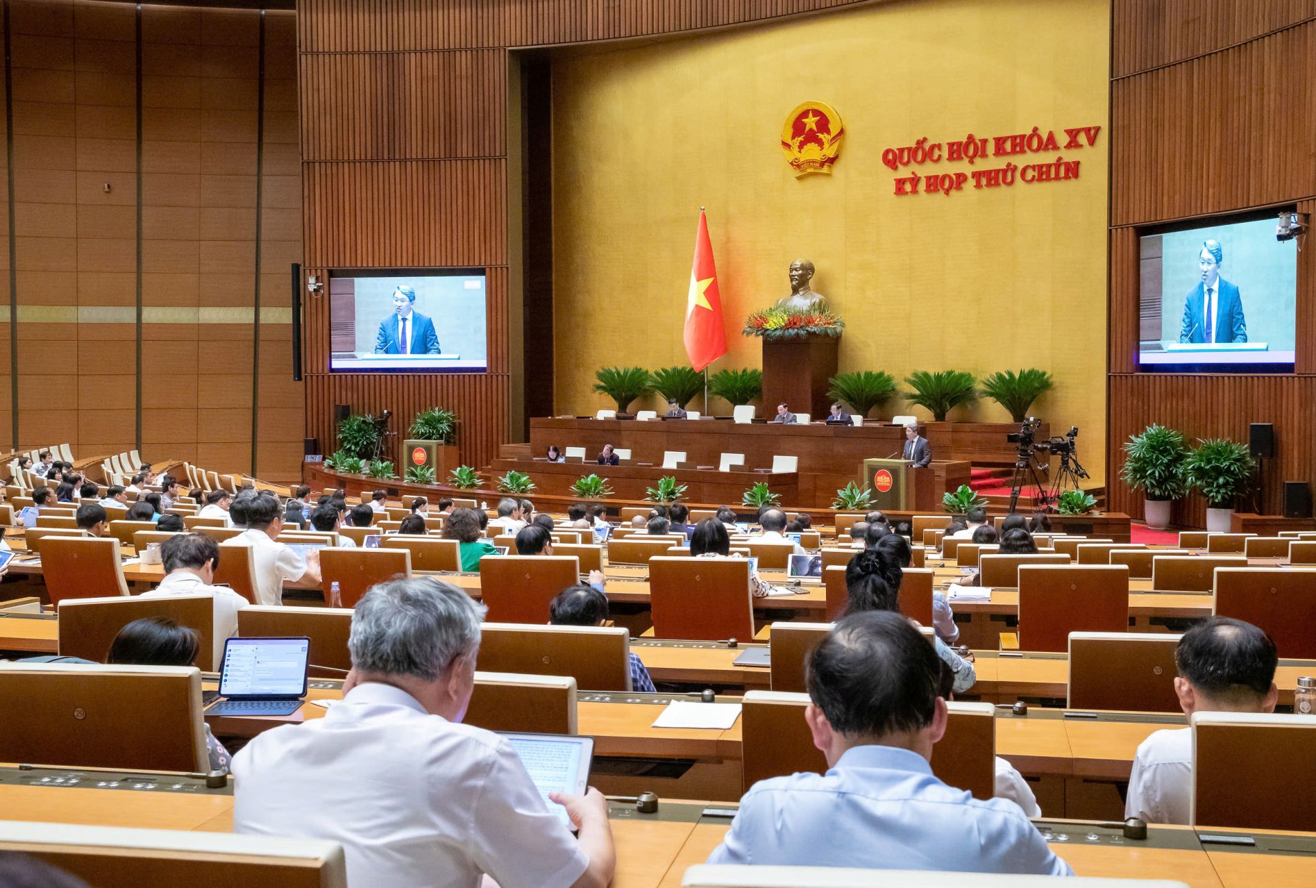 Hôm nay, Quốc hội thảo luận 8 dự án Luật sửa đổi, biểu quyết thông qua 2 Nghị quyết