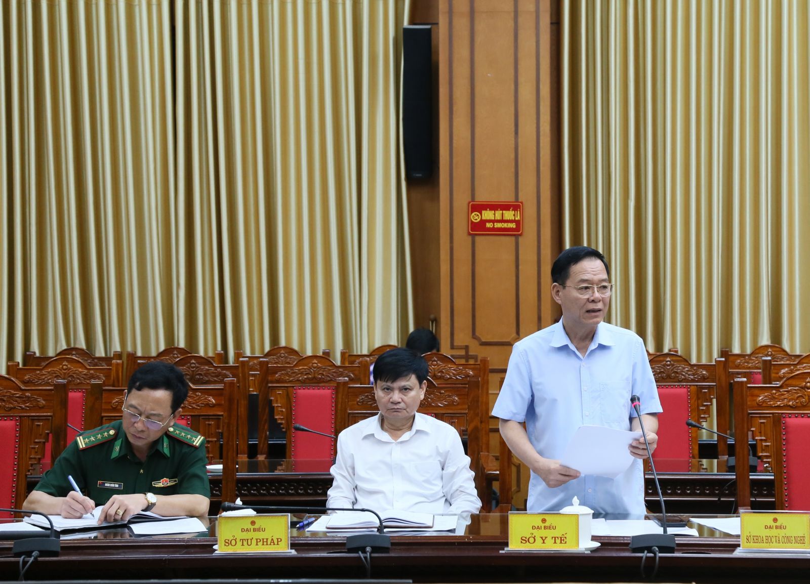 Lãnh đạo Sở Y tế phát biểu tại hội nghị. Lãnh đạo Sở Y tế phát biểu tại hội nghị.