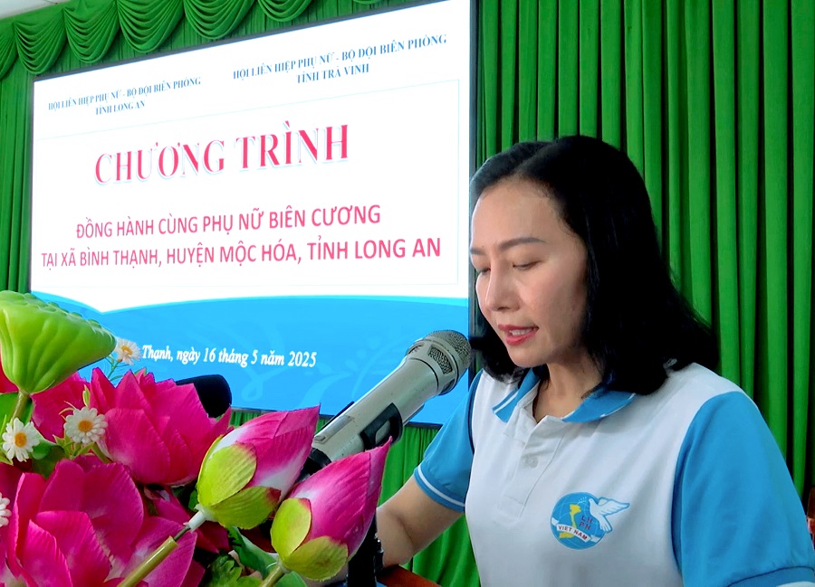 Bà Tạ Ngọc Huệ, Trưởng ban Tuyên giáo – Chính sách – Luật pháp, Hội LHPN tỉnh Long An báo cáo kết quả thực hiện chương trình Bà Tạ Ngọc Huệ, Trưởng ban Tuyên giáo – Chính sách – Luật pháp, Hội LHPN tỉnh Long An báo cáo kết quả thực hiện chương trình