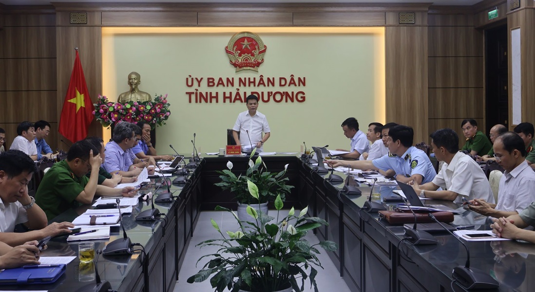 Chủ tịch UBND tỉnh chủ trì cuộc họp để nghe báo cáo việc xây dựng kế hoạch mở đợt tấn công cao điểm đấu tranh, truy quét, ngăn chặn, đẩy lùi buôn lậu,