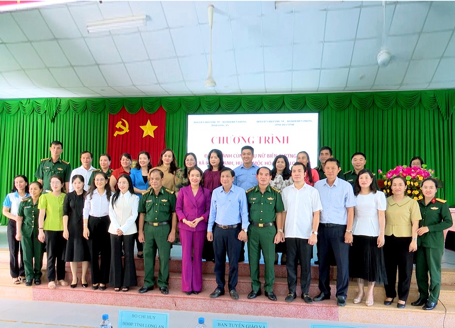 Chương trình “Đồng hành cùng phụ nữ biên cương” tại xã Bình Thạnh, huyện Mộc Hóa, tỉnh Long An Chương trình “Đồng hành cùng phụ nữ biên cương” tại xã Bình Thạnh, huyện Mộc Hóa, tỉnh Long An