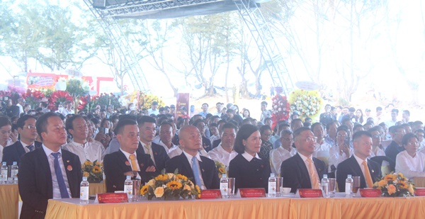 Đại biểu tham dự sự kiện khởi công dự án