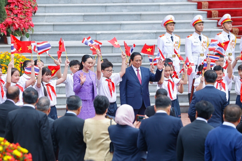 Đây là chuyến thăm Việt Nam đầu tiên của Thủ tướng Thái Lan Paetongtarn Shinawatra kể từ khi bà nhậm chức Thủ tướng Thái Lan - Ảnh: VGP/Nhật Bắc Đây là chuyến thăm Việt Nam đầu tiên của Thủ tướng Thái Lan Paetongtarn Shinawatra kể từ khi bà nhậm chức Thủ tướng Thái Lan - Ảnh: VGP/Nhật Bắc