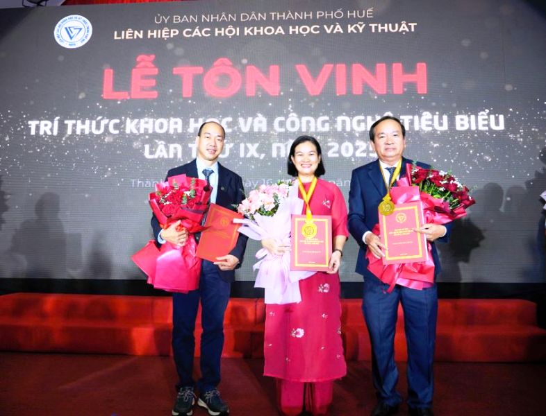 03 nhà khoa học của Trường Đại học Y- Dược, Đại học Huế được tôn vinh 03 nhà khoa học của Trường Đại học Y- Dược, Đại học Huế được tôn vinh