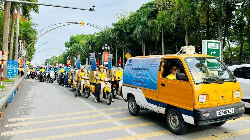 Ra quân hưởng ứng Tháng vận động, triển khai bảo hiểm xã hội toàn dân