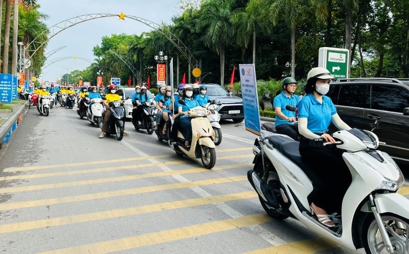 Ra quân hưởng ứng Tháng vận động, triển khai BHXH toàn dân