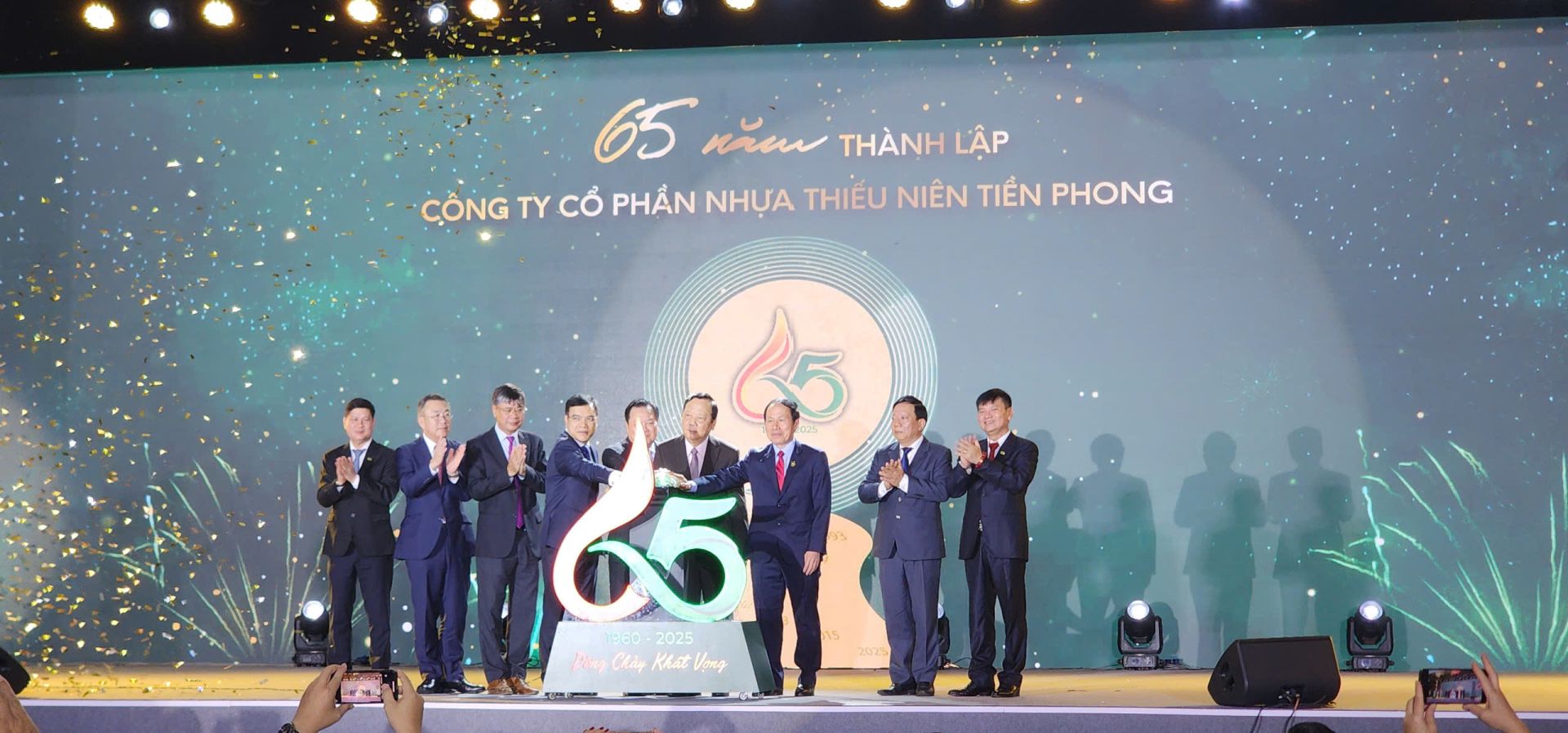 Nghi thức kỷ niệm dáu ấn 65 năm thành lập công ty