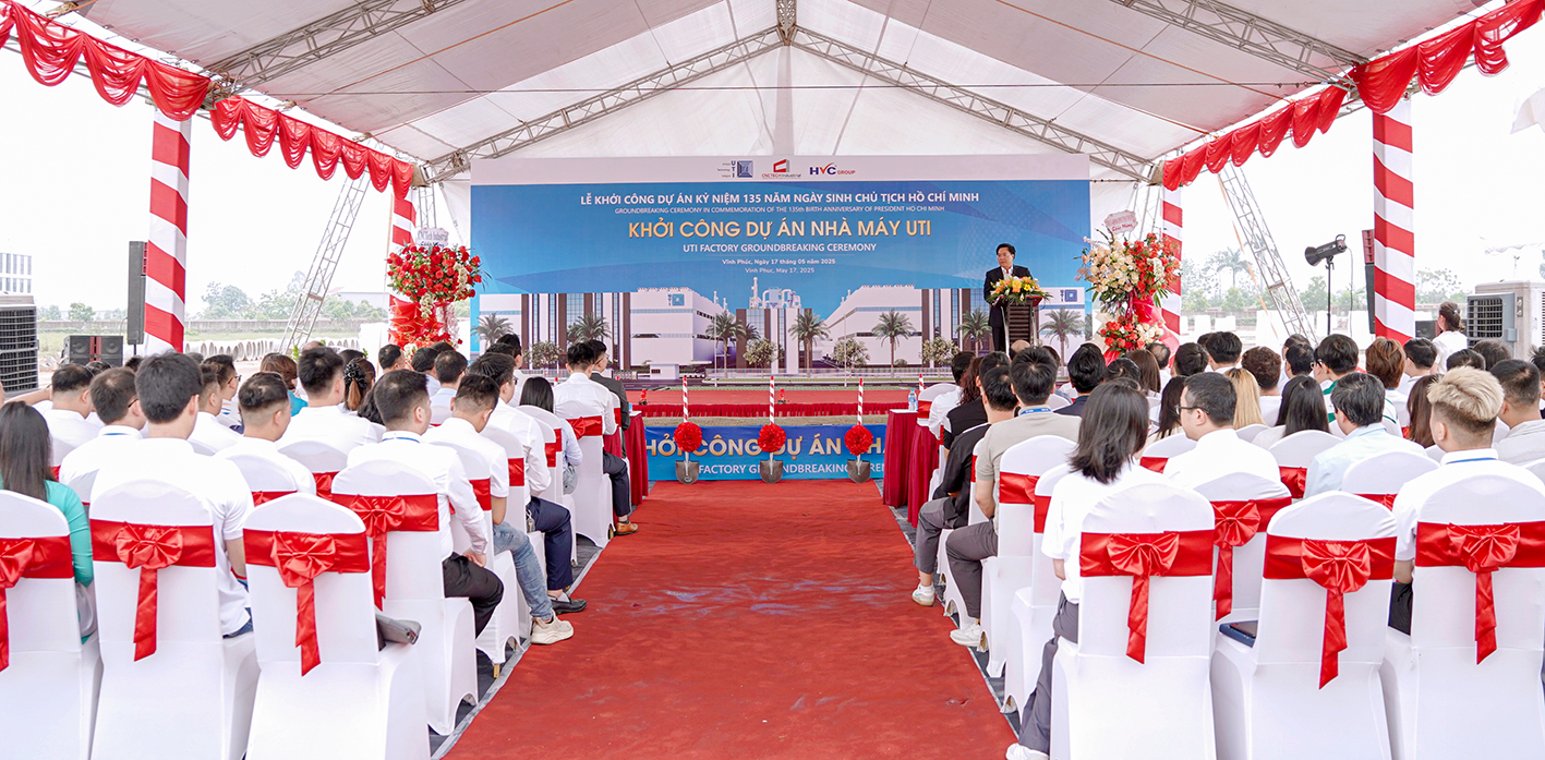 Quang cảnh lễ khởi công. Quang cảnh lễ khởi công.