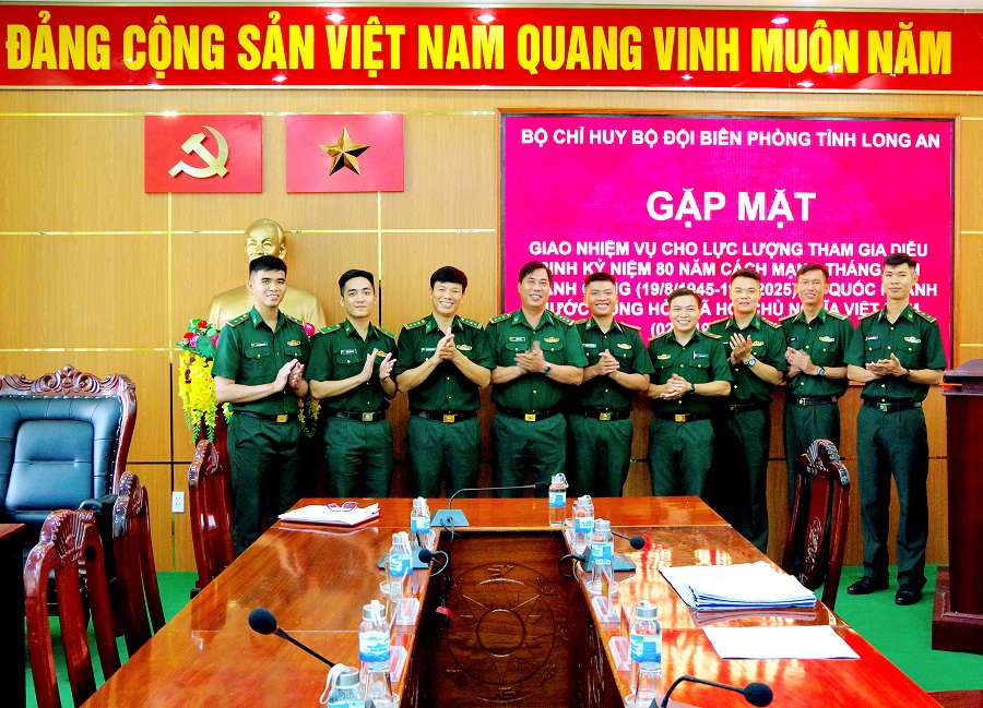Bộ đội Biên phòng Long An gặp mặt giao nhiệm vụ cho lực lượng tham gia nhiệm vụ A80