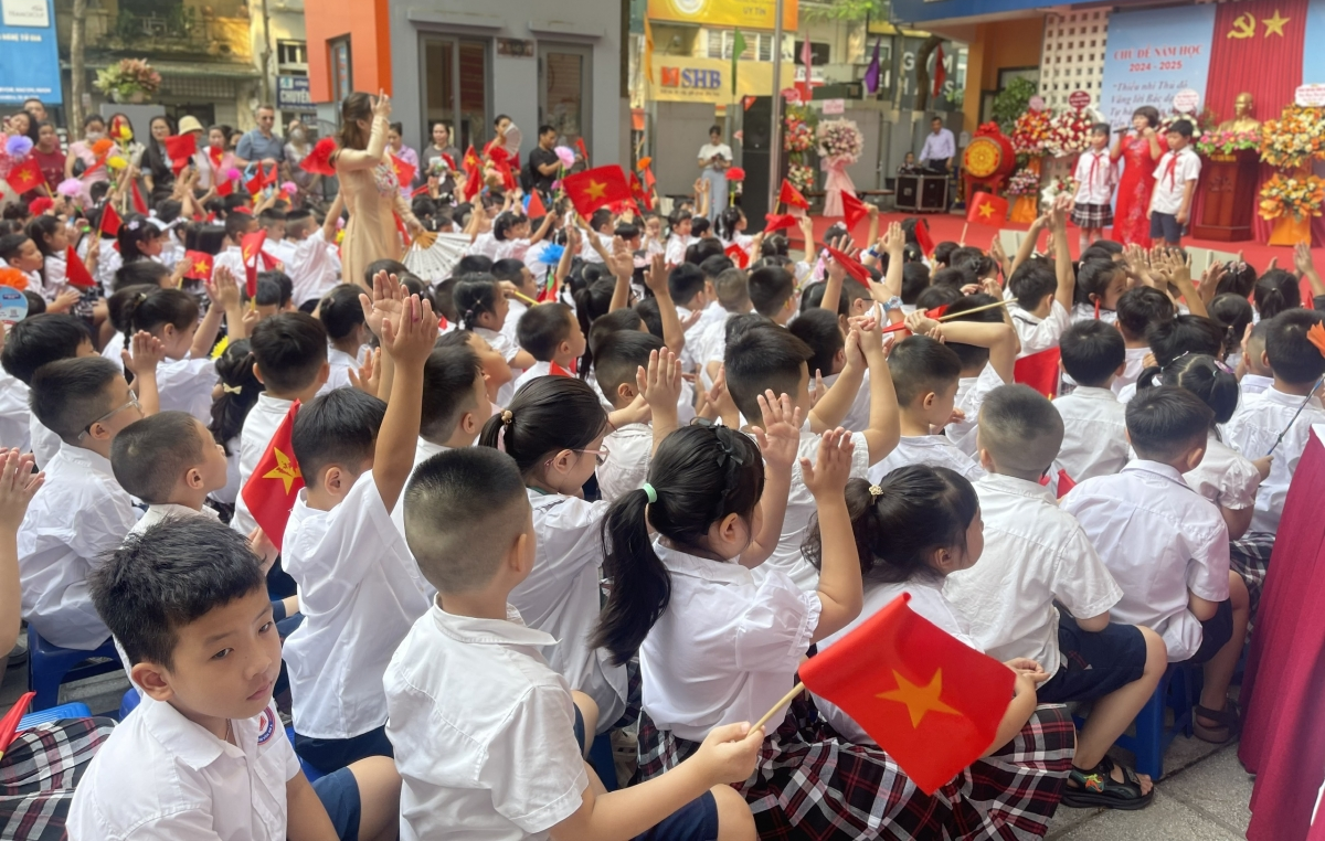 Bộ GD&ĐT lên phương án tuyển sinh lớp 1, lớp 6 theo nguyên tắc 'nhà gần trường'