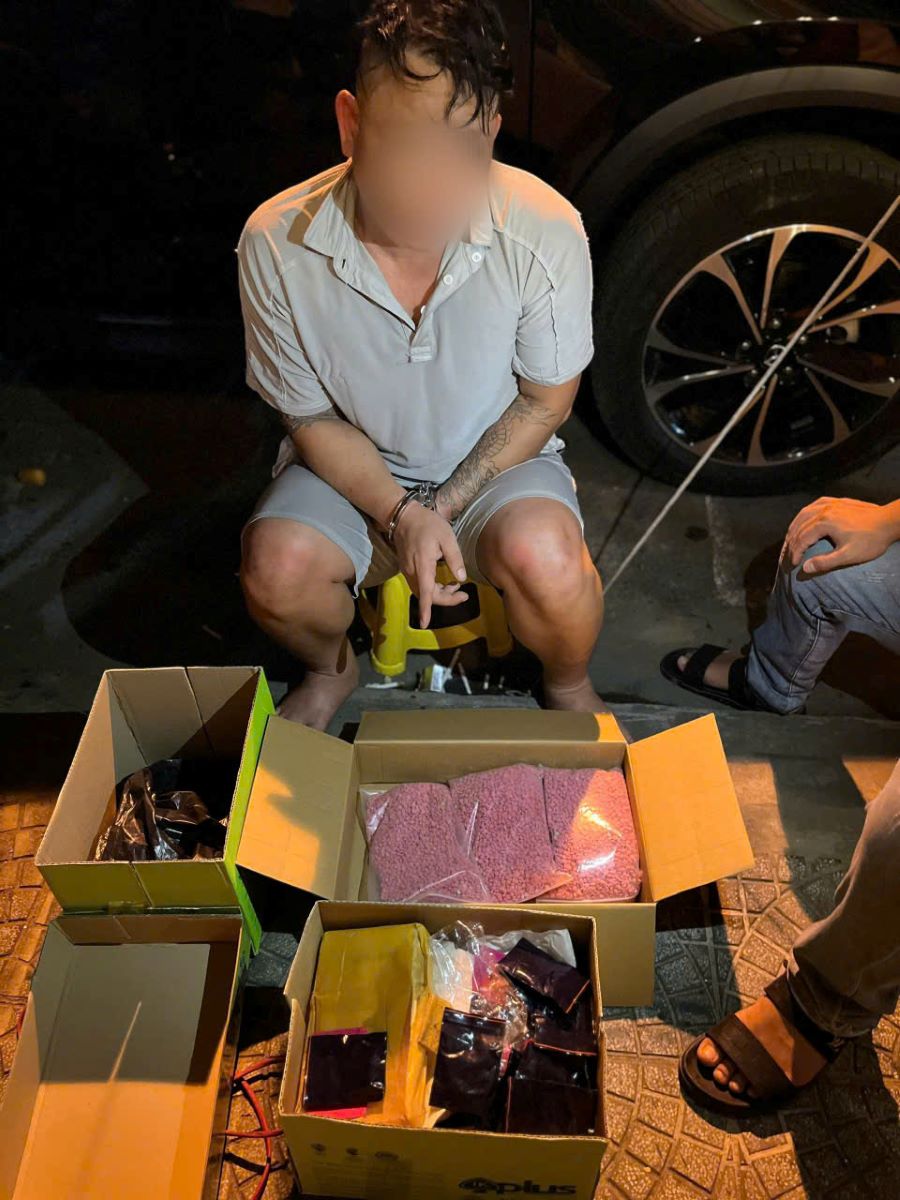 Đối tượng Lê Long Thành cùng tang vật