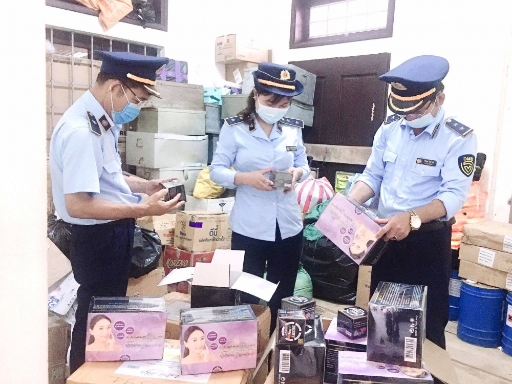 Tăng cường kiểm soát chất lượng mỹ phẩm: Quyết liệt ngăn chặn hàng giả, bảo vệ người tiêu dùng